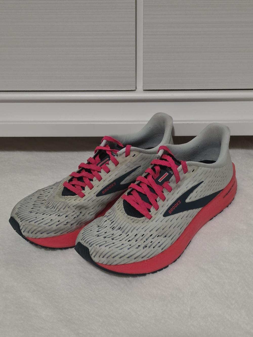 Brooks Hyperion Tempo Running Shoes - Light Gray with Pink
